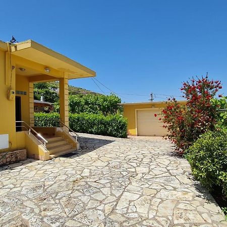 Village Home Next To The Sea Sarandë Exterior foto